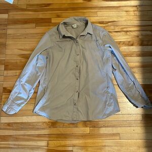 Rei button up hiking shirt. Size large. Pockets on front and sides.